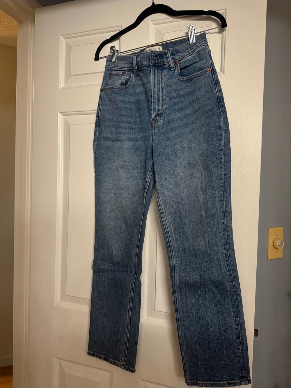 Abercrombie Anke Straight Ultra High Rise Jeans - Medium Wash